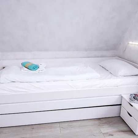 Stark-2 By Interhome